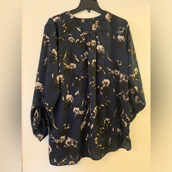 Simply Vera Vera Wang Navy Floral Blouse Size L - Picture 4 of 13